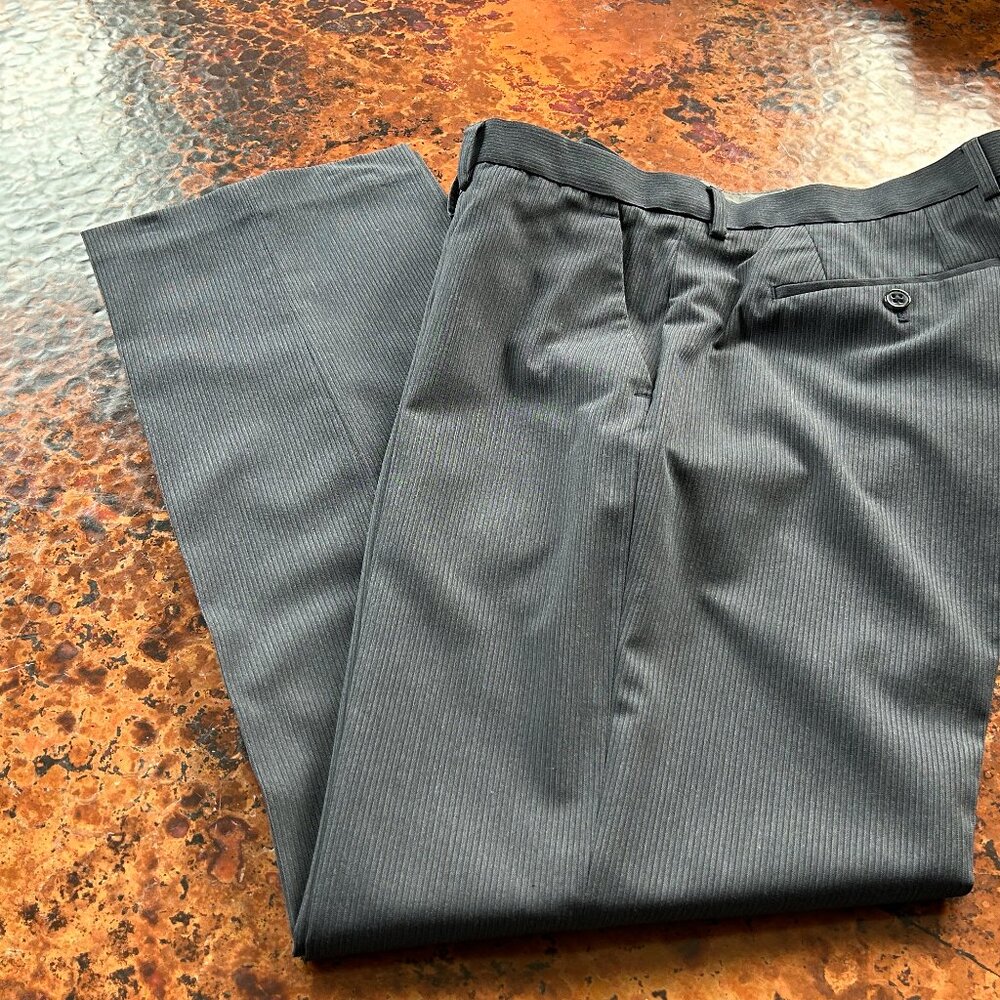 Express, 34R, slate with grey pinstripes